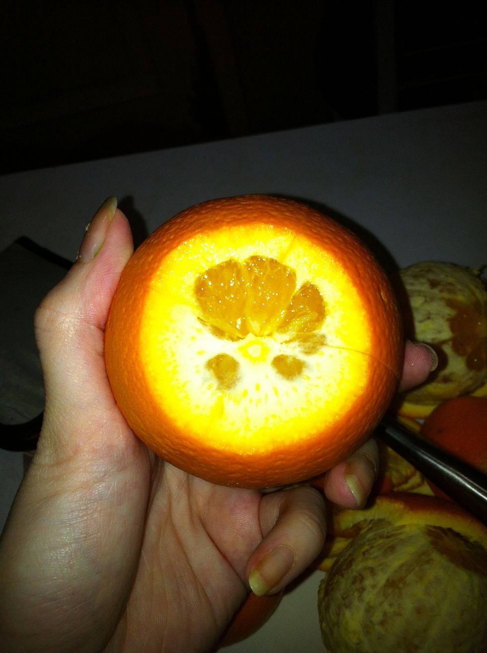 Repeat the previous step. You should see that the top is devided in 4 equal parts.