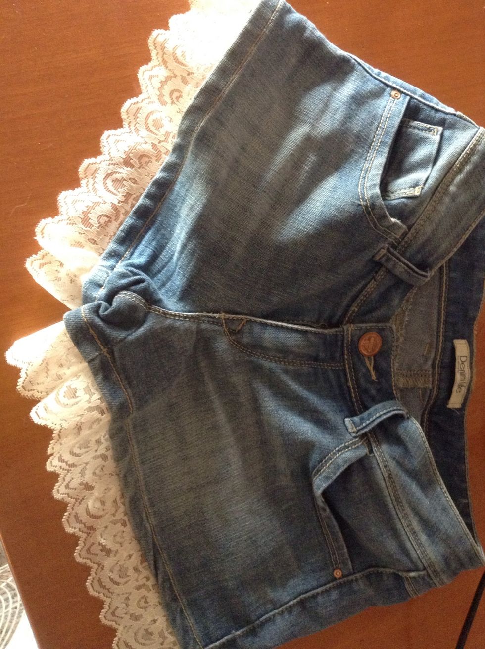 Repeat the process on the other leg and you'll finish!