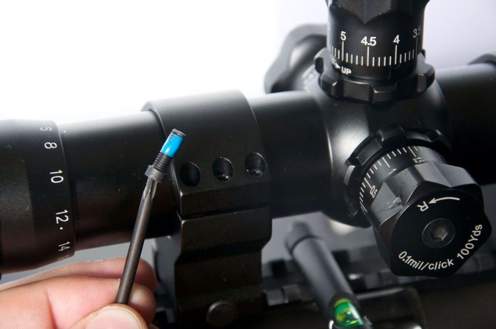 Replace screws and tighten to full recommended torque in a star pattern, just like changing a tire.