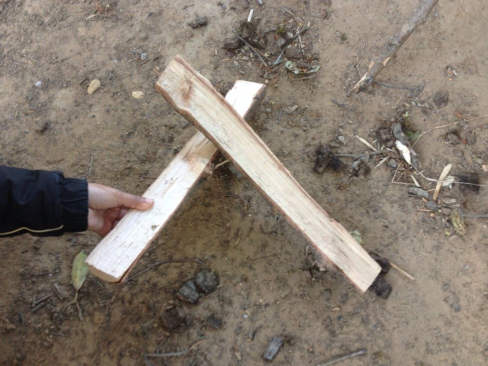 Rest one on too of the other one that you are lifting