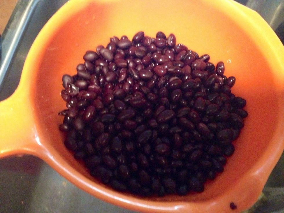 Rinse and drain one 540ml can of black beans
