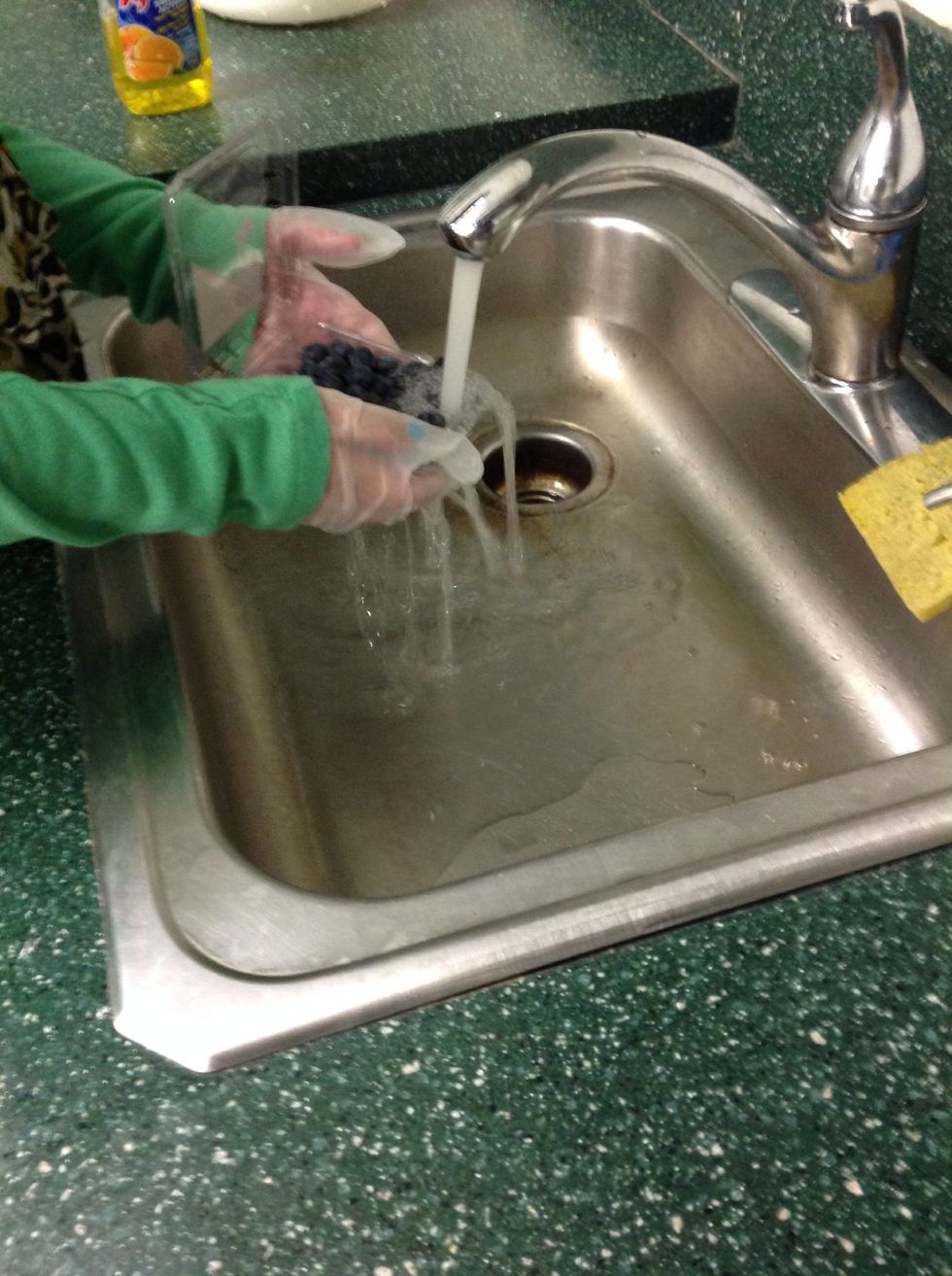 Rinse the blueberries