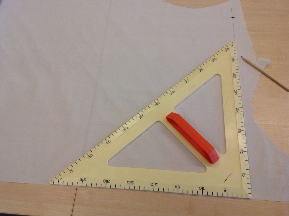 Rita ut en rektangel (v\u00e4skdelen) p\u00e5 m\u00f6nsterpapper med de m\u00e5tt du r\u00e4knat ut. Anv\u00e4nd en vinkellinjal.