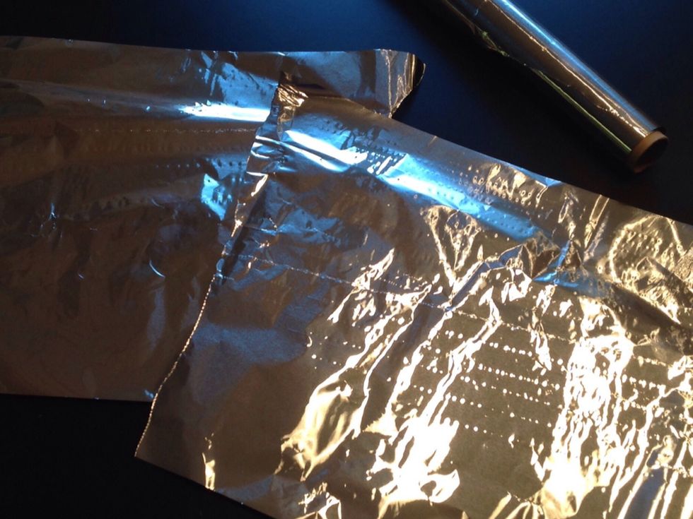 Riv av fyra remsor, de ska vara ungef\u00e4r lika l\u00e5nga som breda