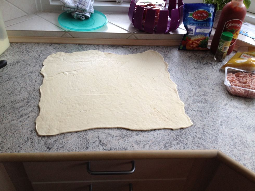 Roll it out to a square (approximately 50 cm in length)