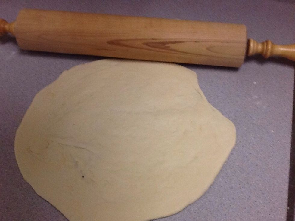Roll out the dough to a 9" diameter :O