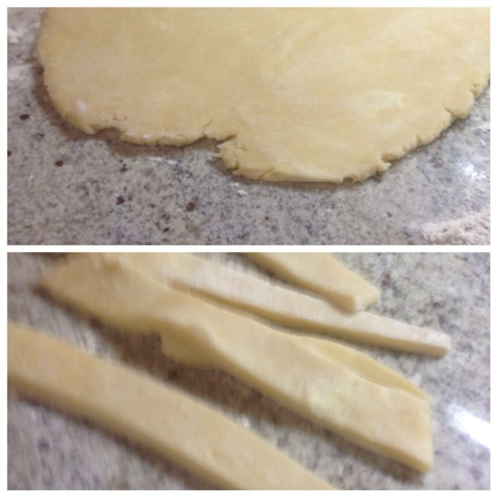 Roll out the second disc into a more long-ish shape and cut the dough into long 1-inch strips for the upper crust of your pie.