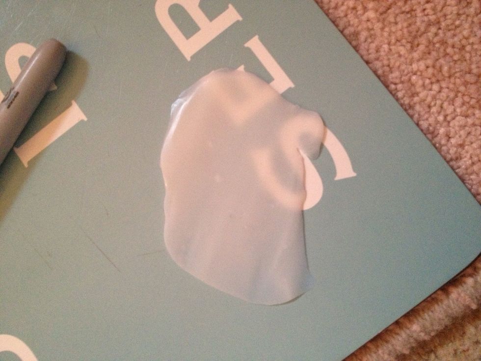 Roll out translucent clay till its exxxtttrreeemmmeellly thin.