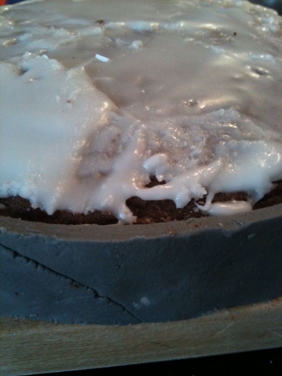 roll the fondant on the cake