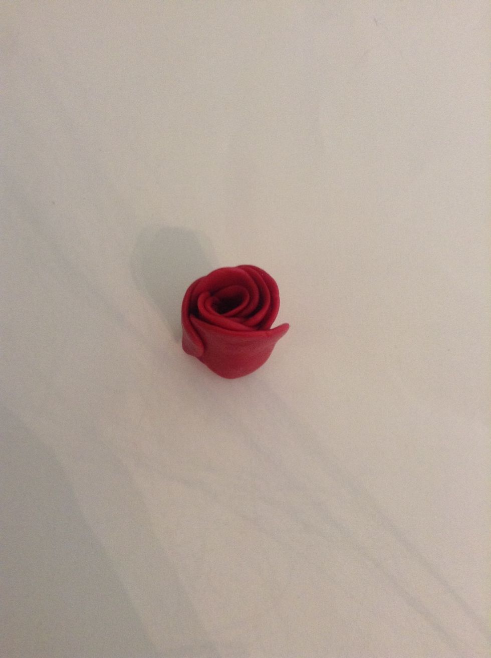 Roll the line of red circles.