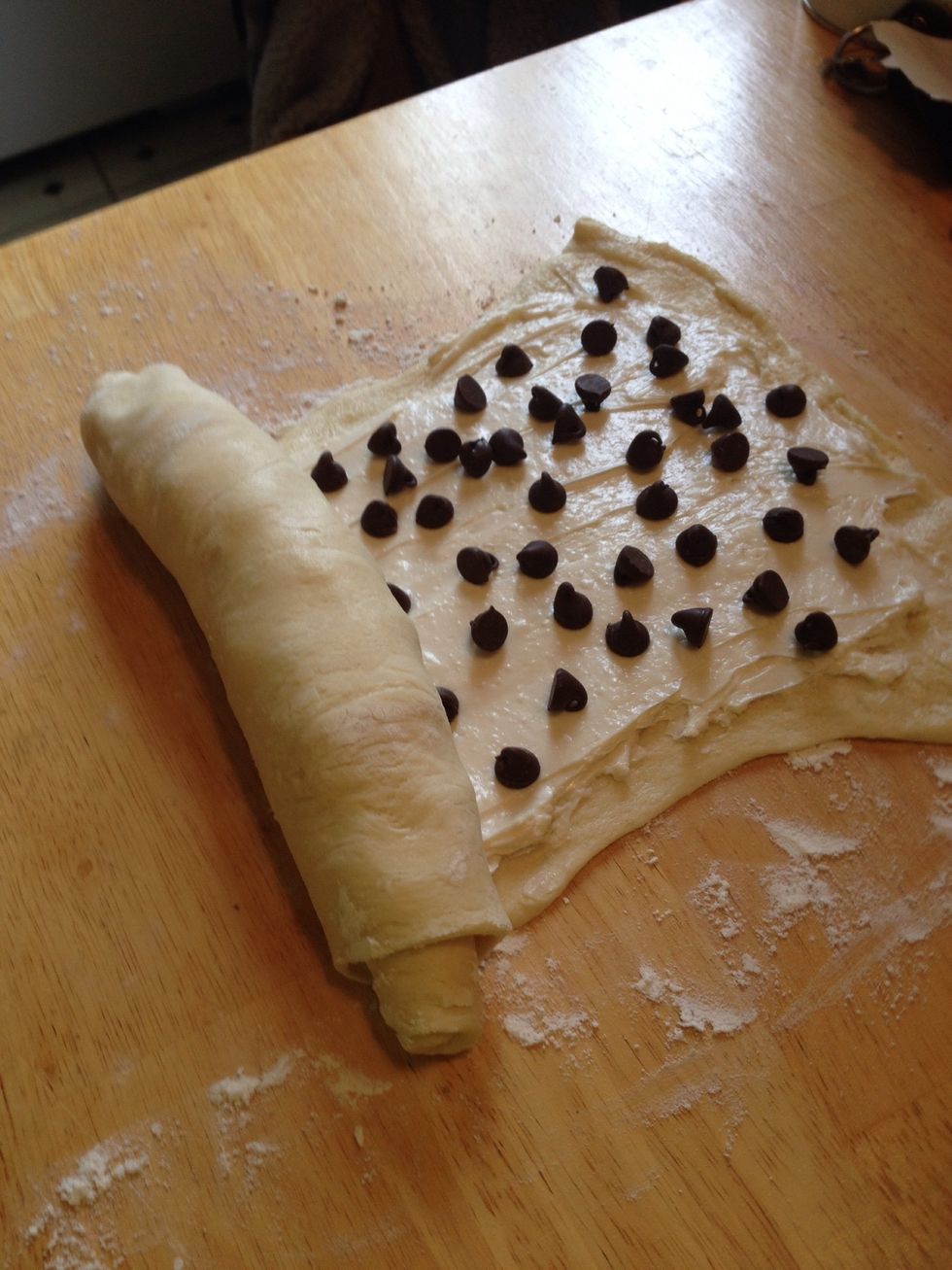 Roll up crescent rolls.