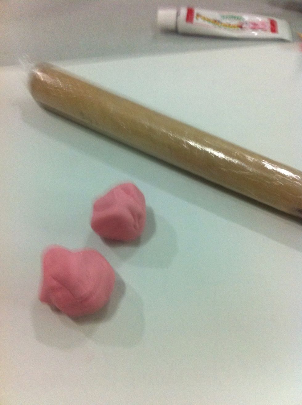 Rolling pin and the gum paste I'll be using for my design