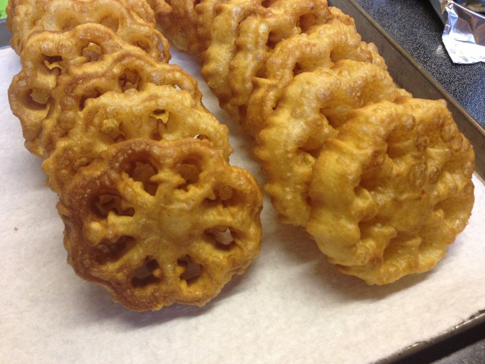 Rosettes should be crisp and light. They should break, not bend.