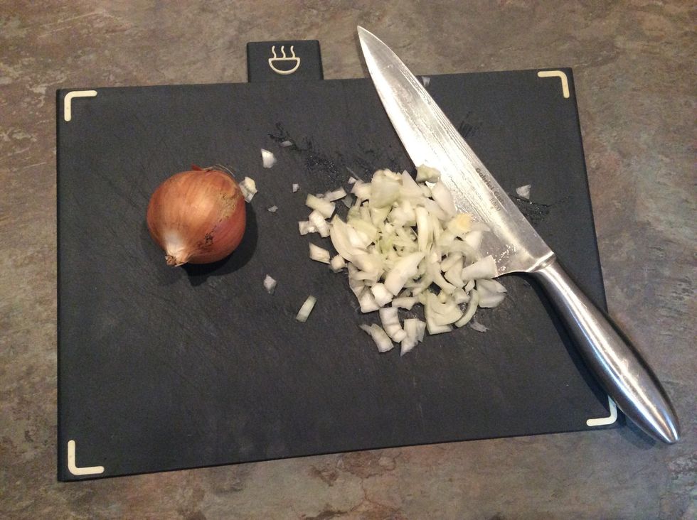Roughly cut onion