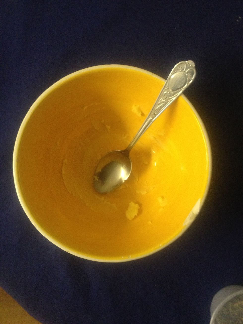 Rub ghee to the bowl into which the Raagi malt is going to be poured