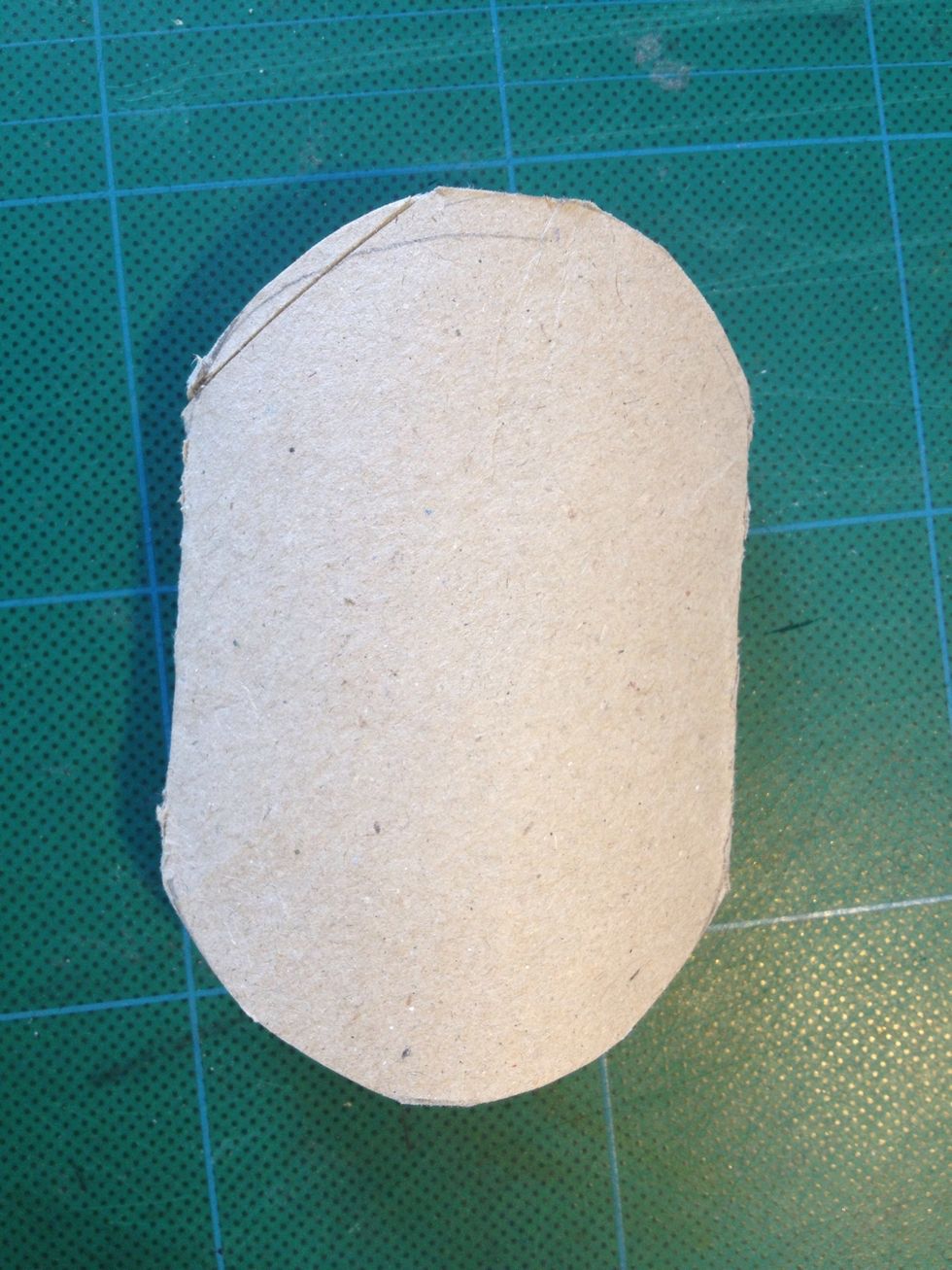 Runda kanterna, men inte f\u00f6r mkt. Ta ev vid tallrik eller sk\u00e5l och anv\u00e4nd som mall.