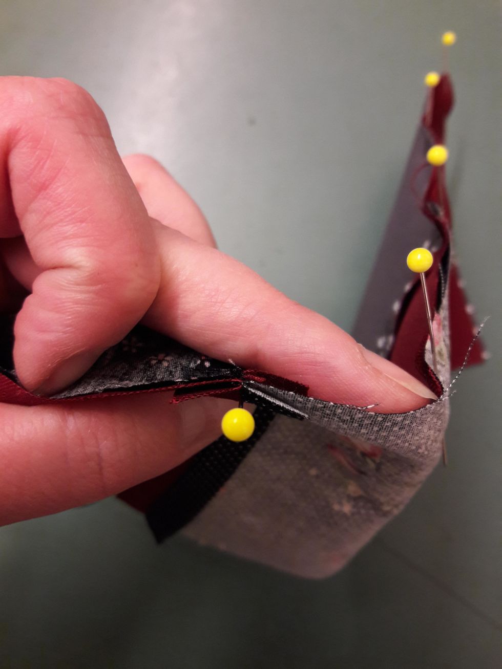 S\u00e4tt en n\u00e5l i skarven.