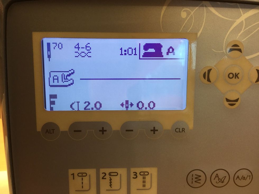 S\u00e4tt symaskinen p\u00e5 raks\u00f6m.