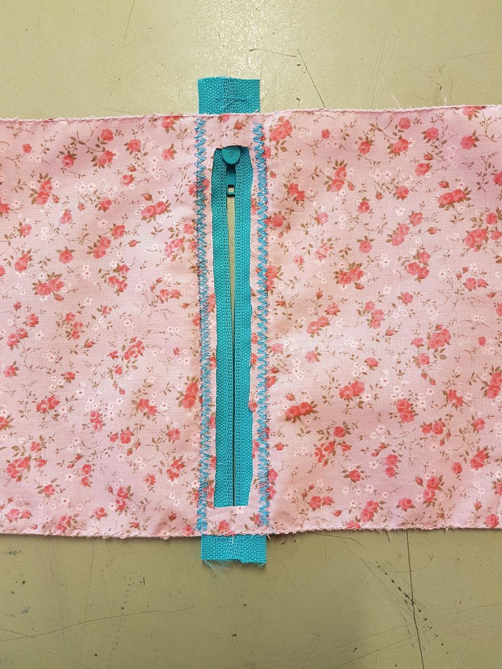 S\u00e5 h\u00e4r ser det ut n\u00e4r det \u00e4r bortklippt under dragkedjan.