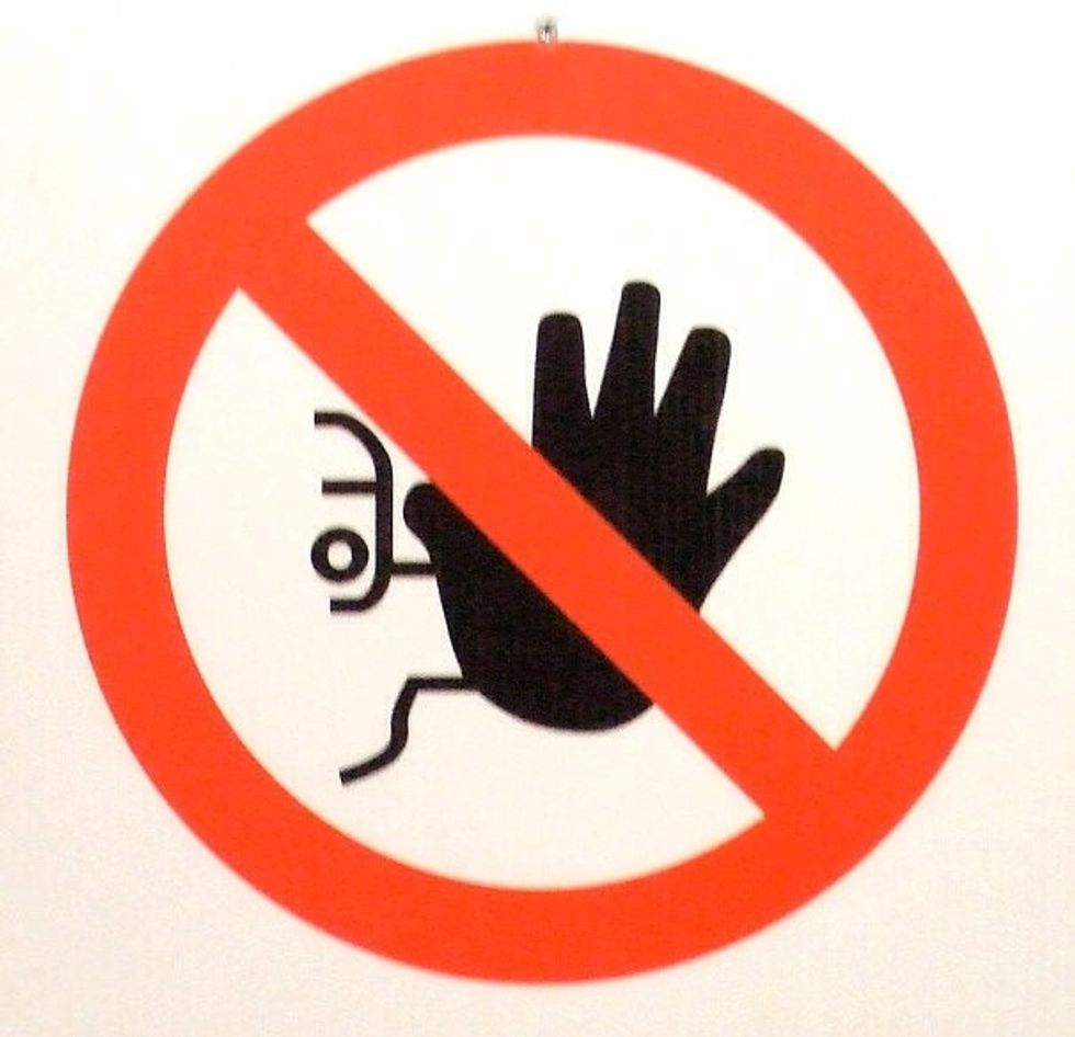 S\u00f8rg for at filmen ikke bliver vist offentligt f\u00f8r Odense Film Festival. Ellers er en evt. festivalpris ikke Oscar-kvalificerende.