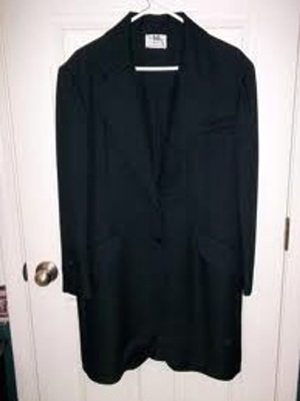 Saddle seat: long coat, multiple colors. Price range: 100-700 The pants must match your coat color