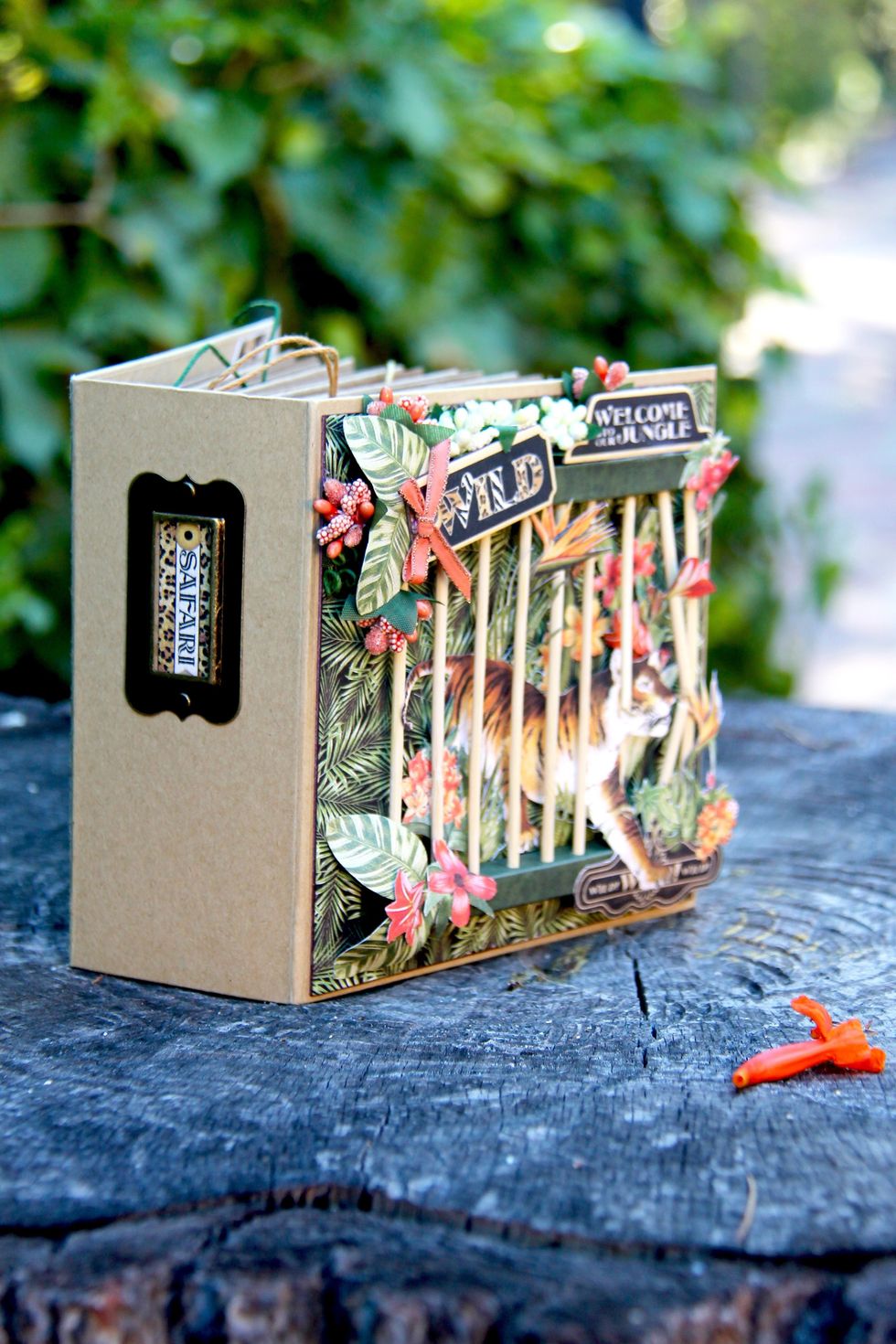 Safari Adventure Square Tag&Pocket Album by Marina Blaukitchen, Product by Graphic 45.