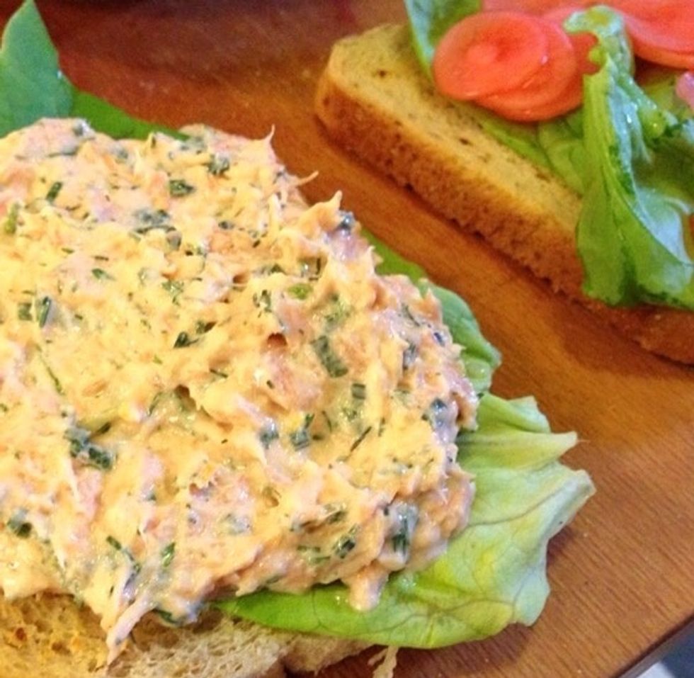 ..salmon spread and pickled radishes onto the bread of your choice. Want to make the pickled radishes? Have a look here: