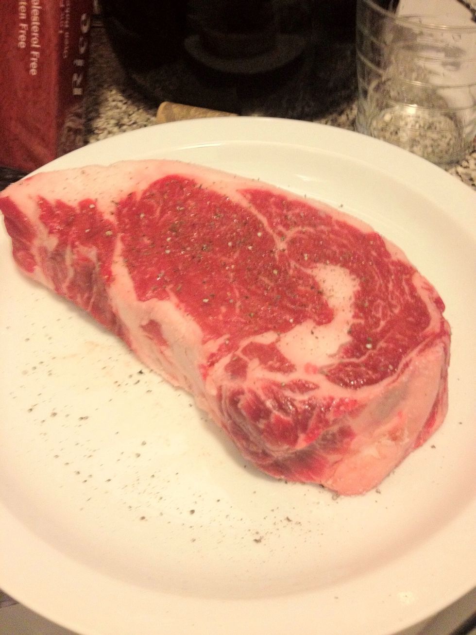 Salt and pepper meat, let meat rest for 1 hour.