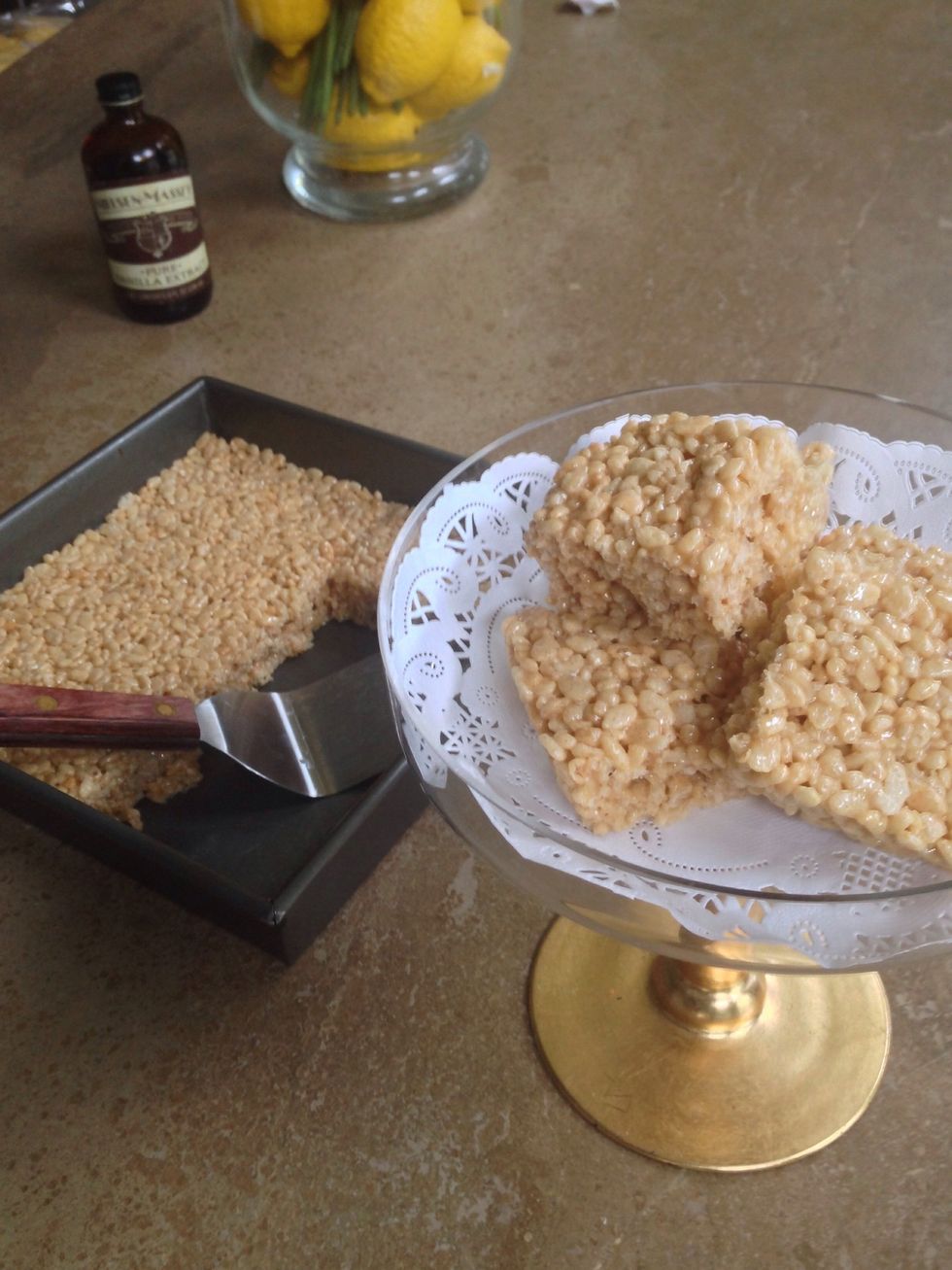 Salted Brown Butter Krispie Treats: These may LOOK like boring Rice Krispie treats but they are far from it. We love how the nutty browned butter with salt changes *everything*. http://bit.ly/2bORTmR