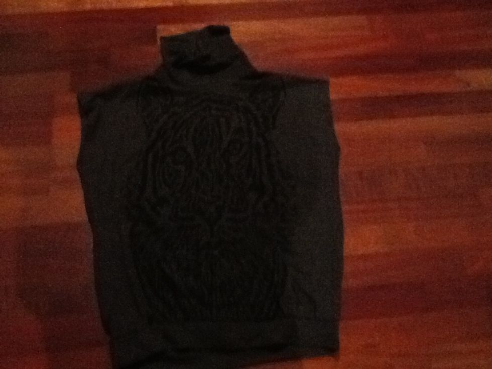 Samarreta fosa amb un tigre de coll Alt La pots portar amb itxes fosques o texnas