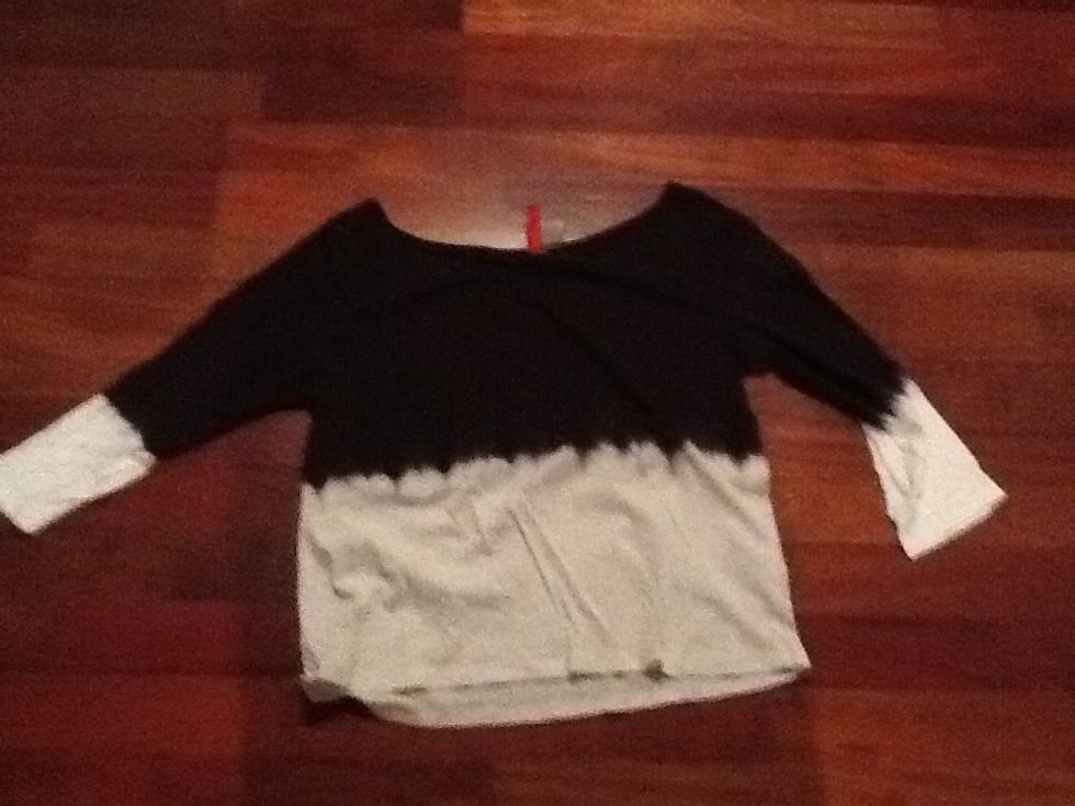 Samarreta tres quarts blanca i negra Amb el que queda Millor son amb texans negres.es caiguda!!!