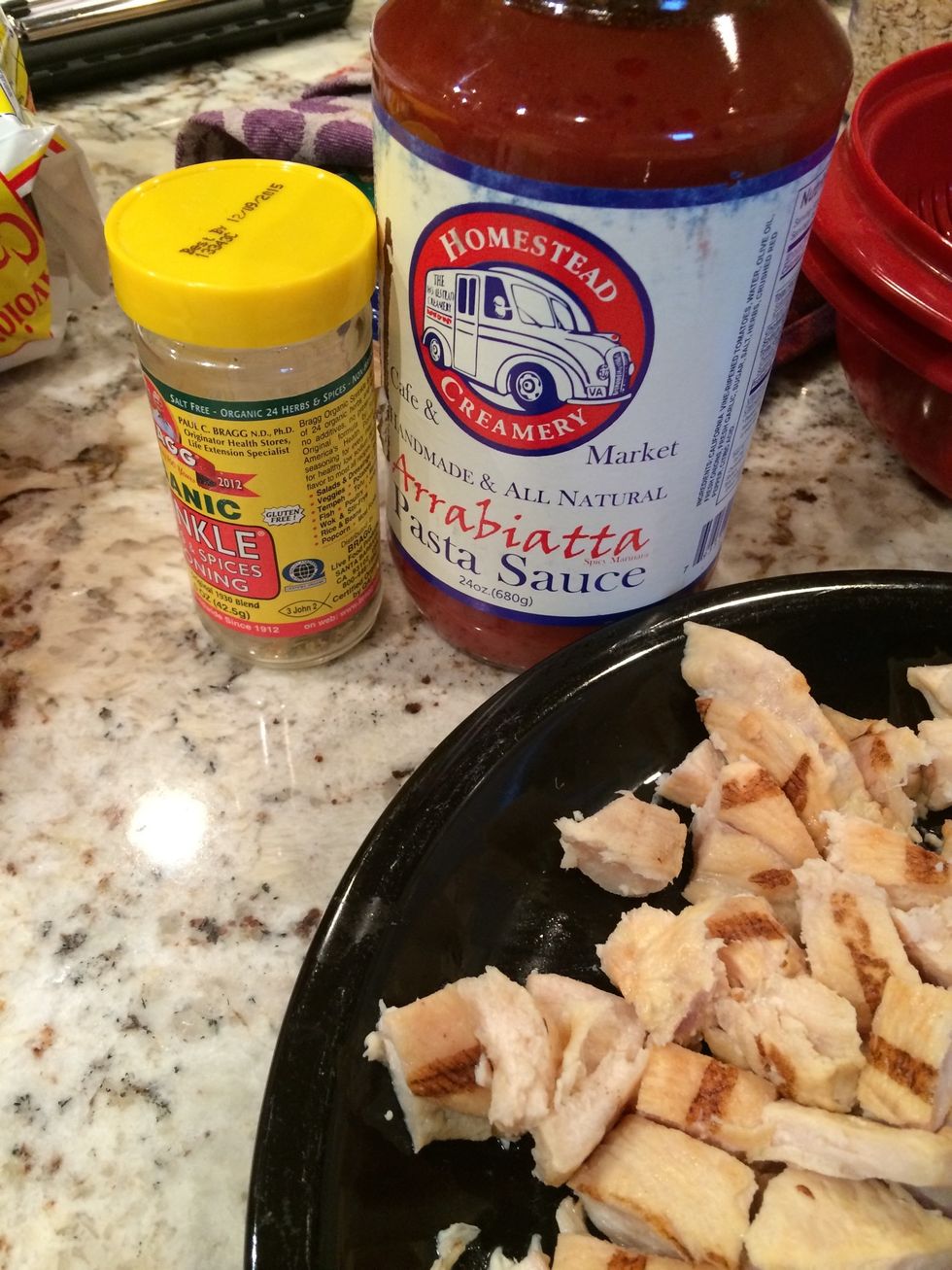 Sauce to taste. Added, and put on top.