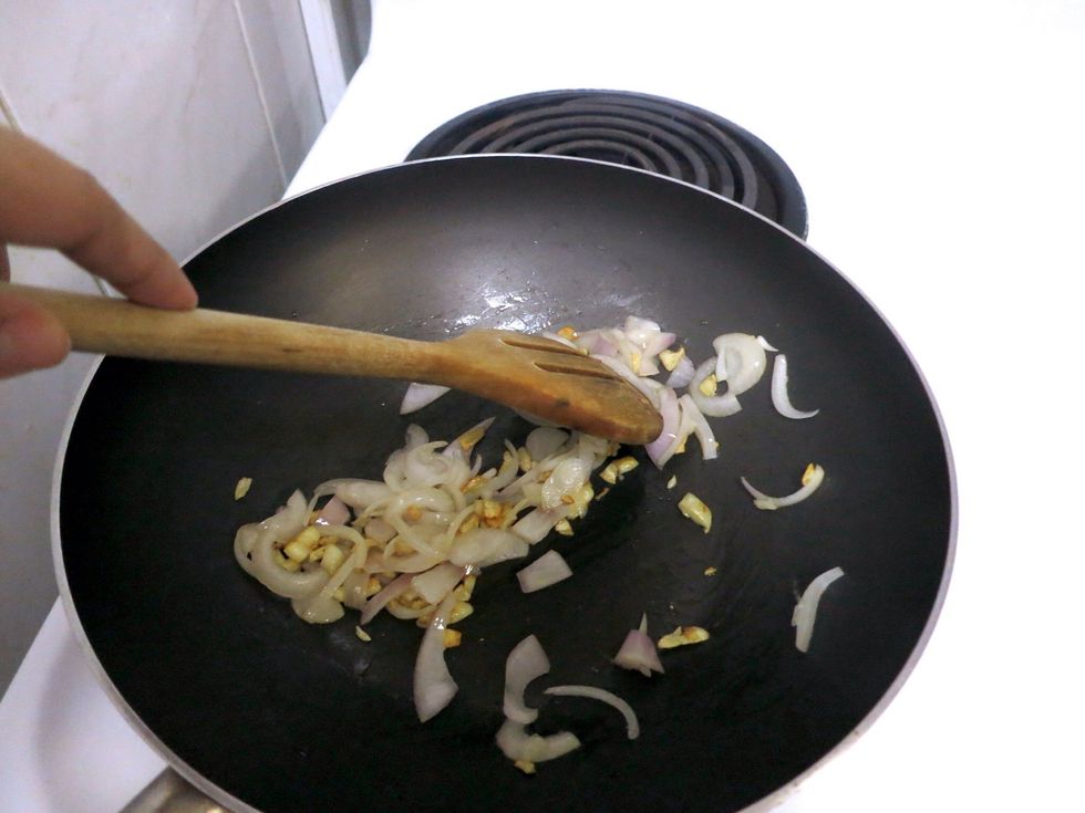 Saut\u00e9 Garlic & Onion.