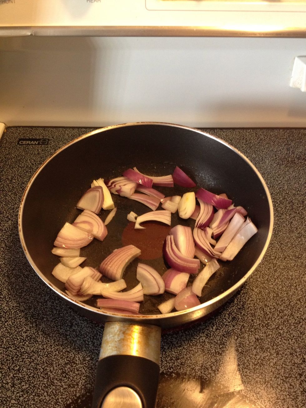 Saut\u00e9 onions
