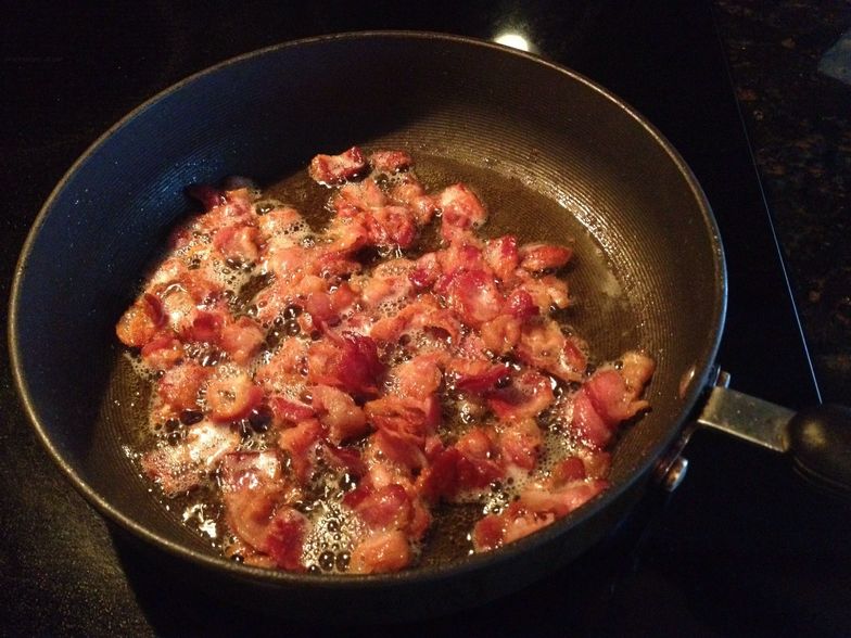 https://guides.brit.co/media-library/saut-u00e9-the-bacon-until-it-s-crisp-but-not-burnt-when-ready-remove-the-bacon-from-the-saucepan-but-leave-the-juices-there.jpg?id=23854043&width=784&quality=80