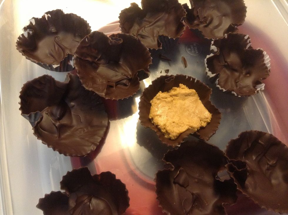 Scoop a little of the sugared PB in the hard cups.