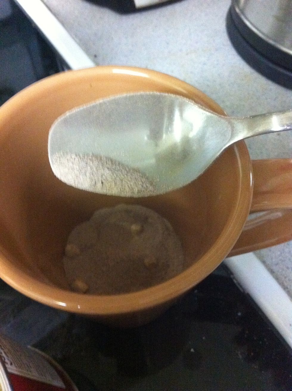 Scoop your chosen amount of powder into your favourite mug (I used 3 teaspoons)