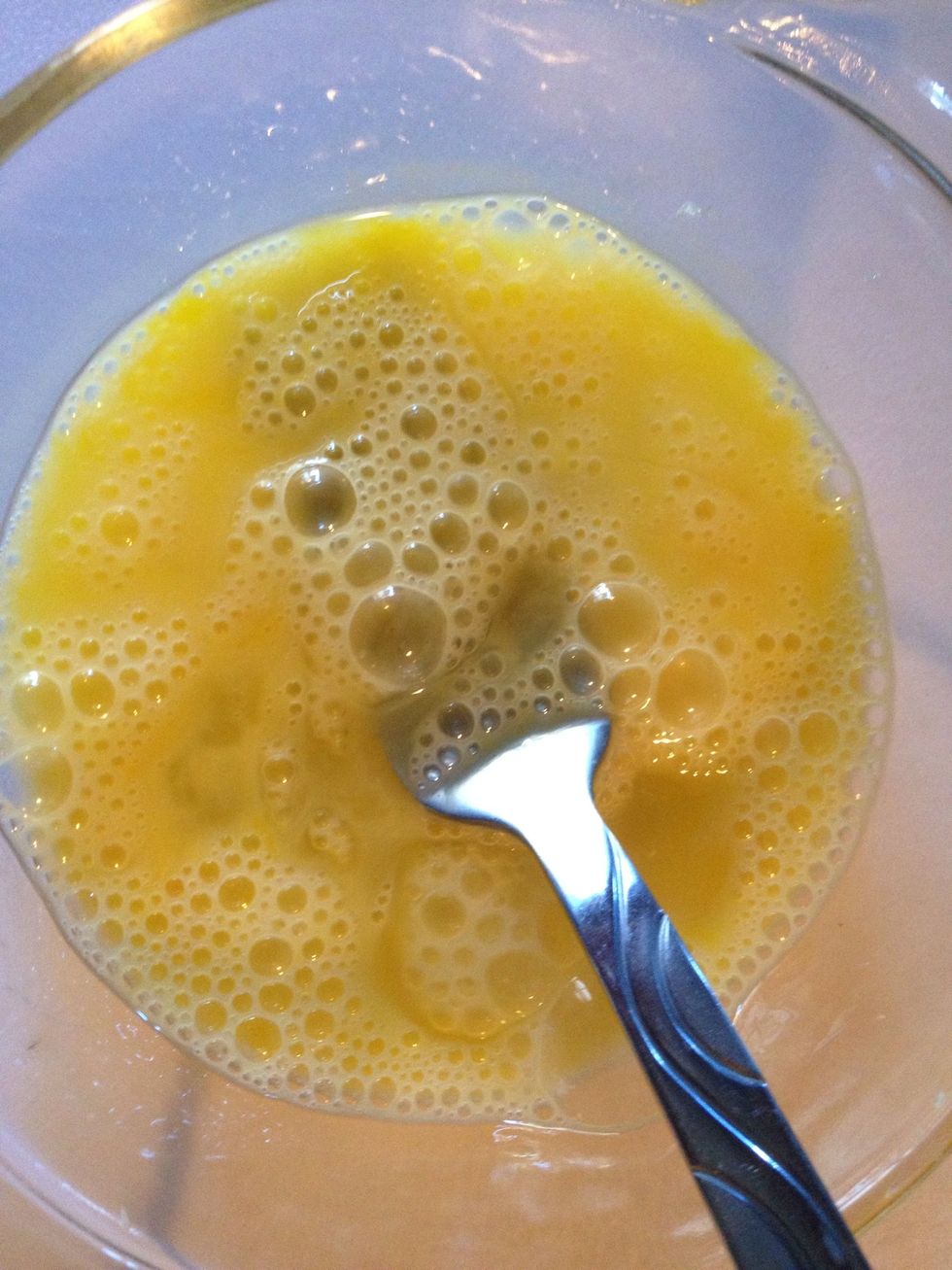 Scramble up 1 egg and 1 egg white.