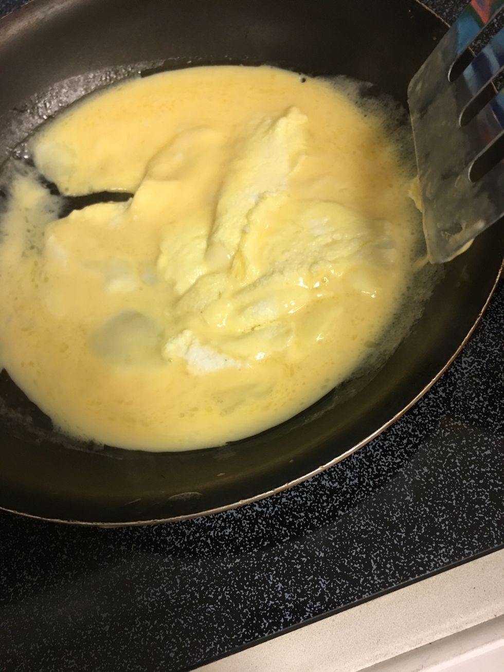 Scrap edges towards middle when the edges start to solidify.