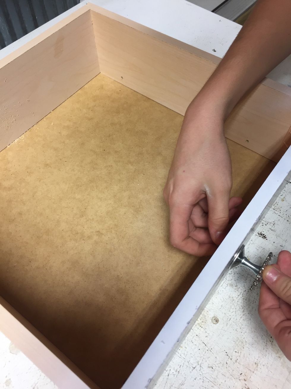 Screw knob into place