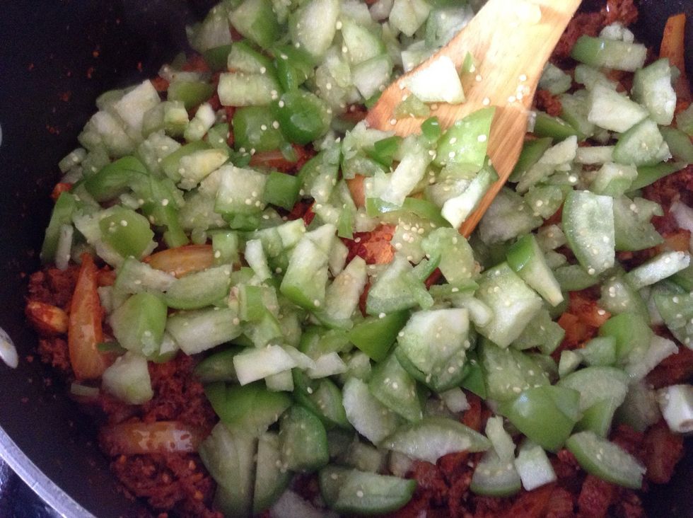 Se agregan al chorizo.