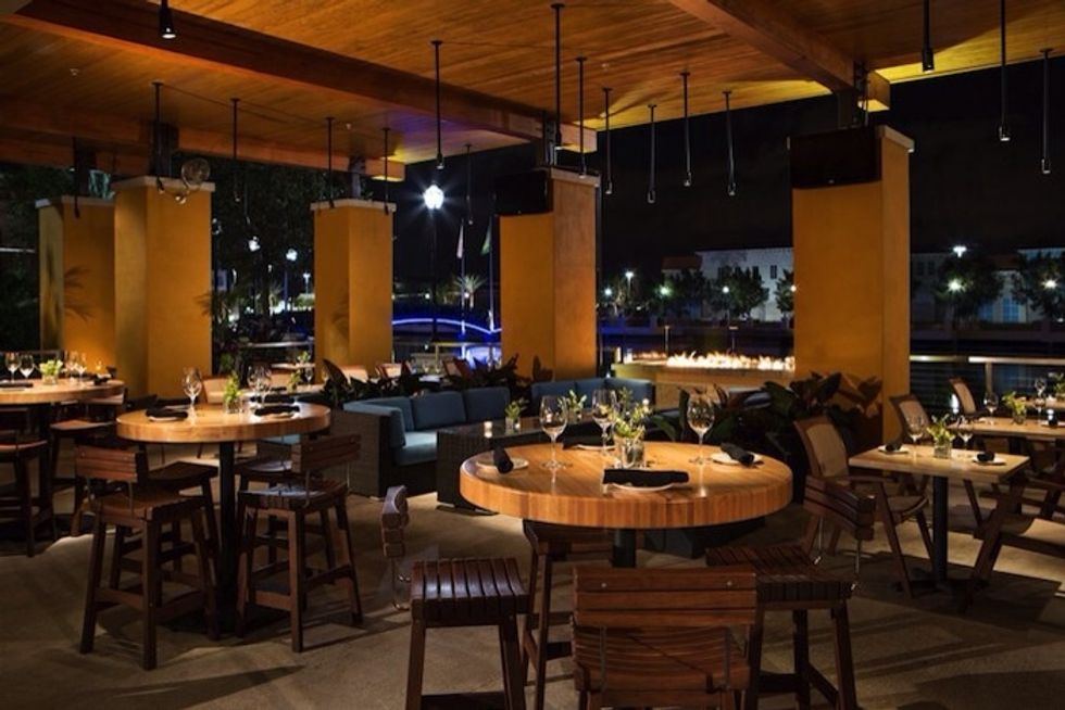 Se puede calificar Devon como un restaurante familiar y amigable que est\u00e1 siempre dispuesto a servirle con la mejor comida alrededor.