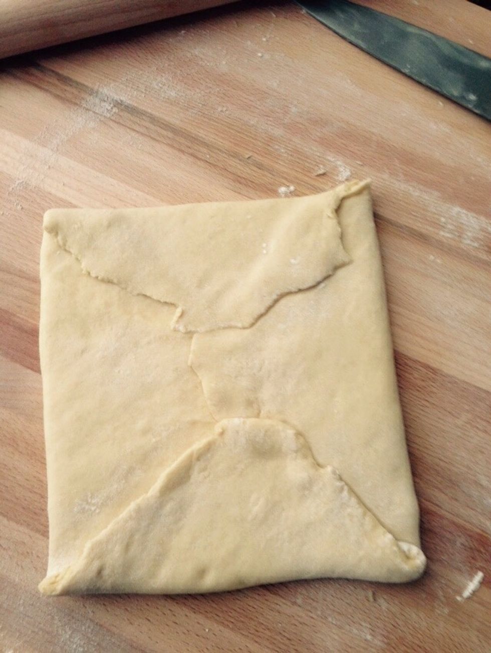 Seal also the other two sides and press gently.