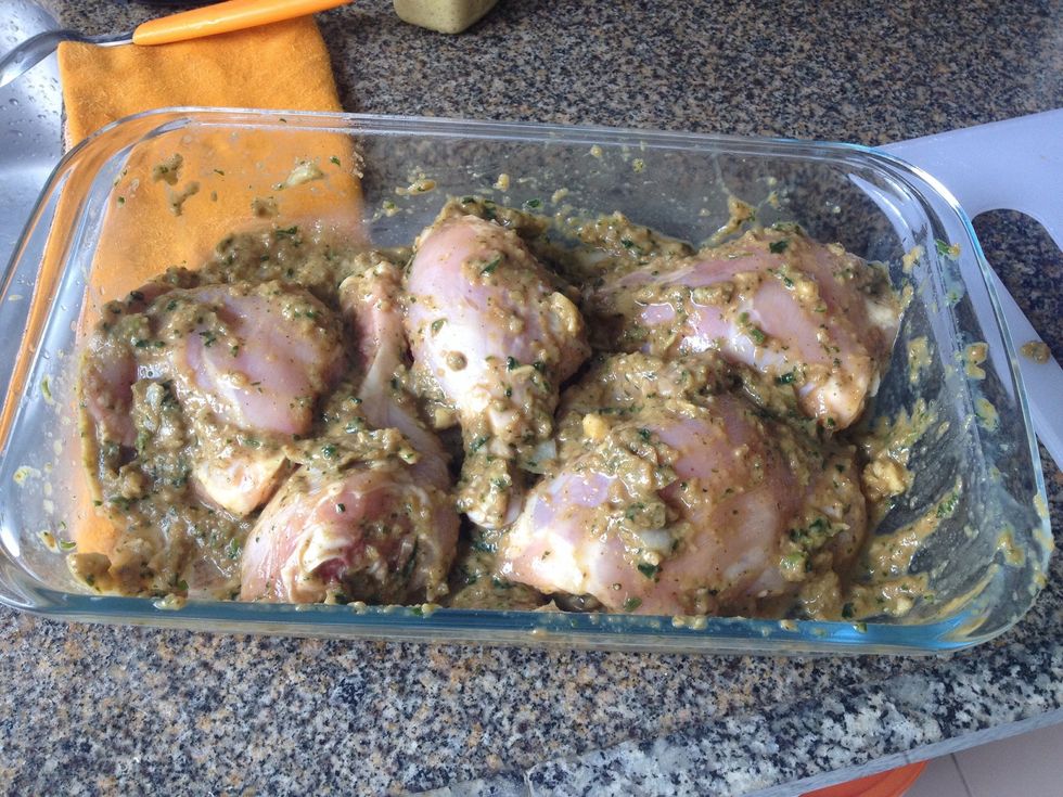 Season the chicken with the mixed herbs, check if the salt is correct, it's better if it is saltier because the meat will take more flavor, you can do this the night before for more tasty chicken.