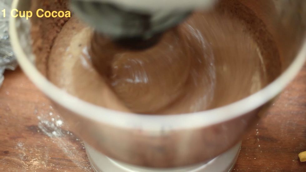 Second cake is exactly the same as the vanilla (step 1-10) and just add 1 cup of unsweetened cocoa. I hope I've not confused you. You can watch the video on YouTube if you want the explanations.