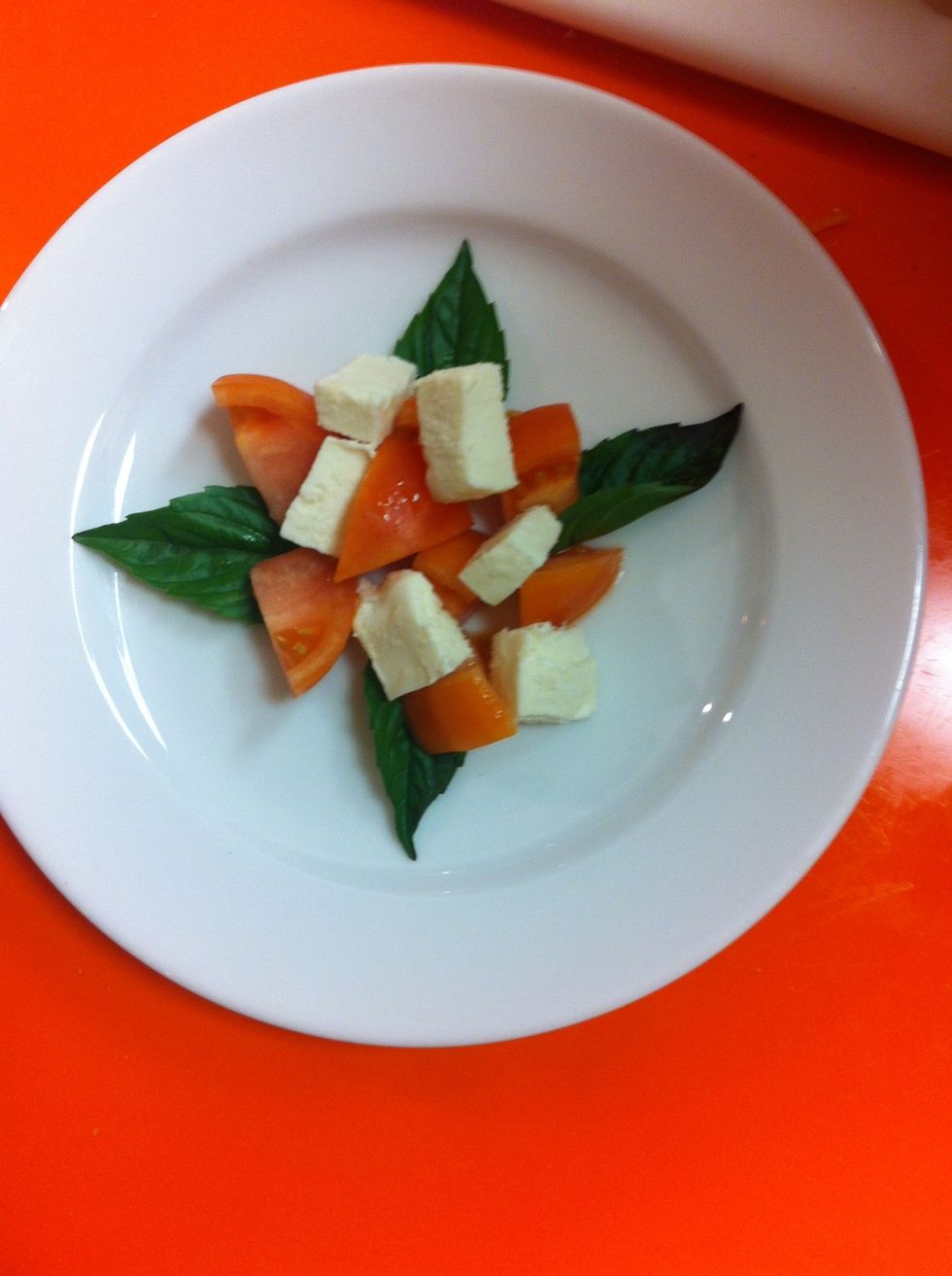 Second layer, 1/2 cubed mozzarella as pictured.