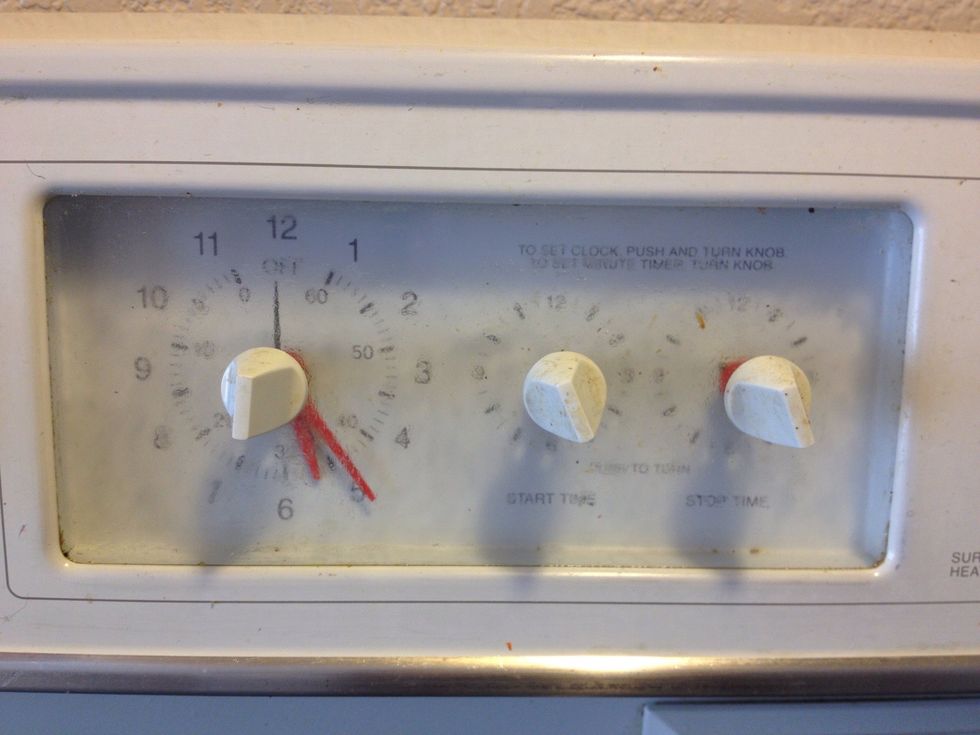 See all that stubborn sticky grease?? I had given up on it...