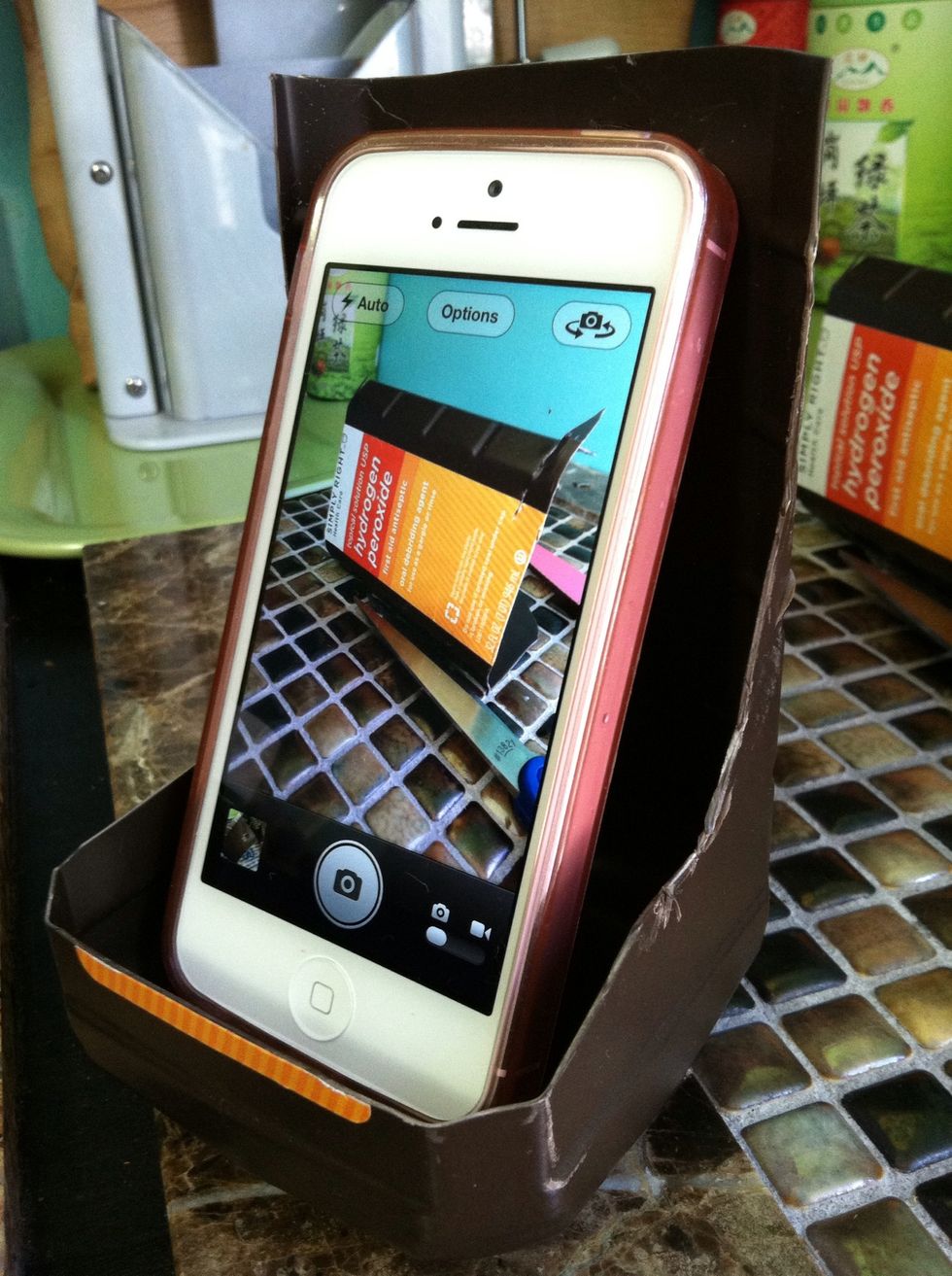 See how easy this is to stabilize your iPhone to take photos for all your snapguides? Just a light touch to the screen and you're capturing! Easy to take videos too.