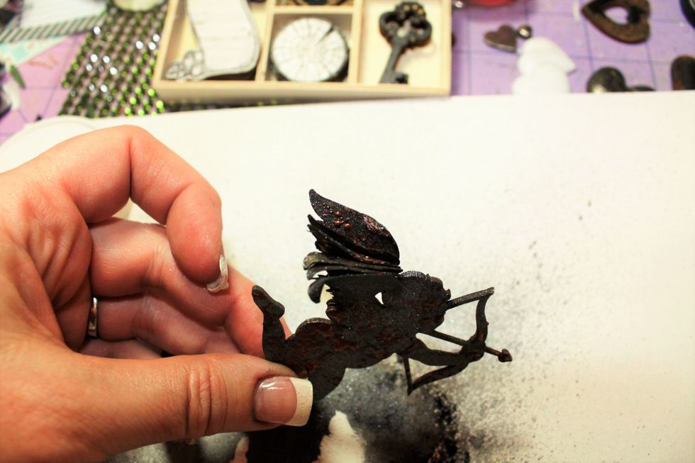 See how her wings are really 3-D?