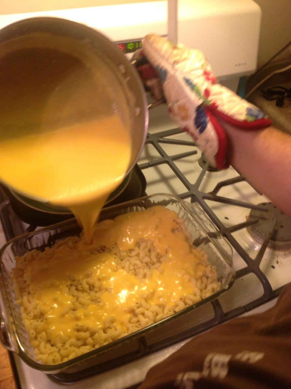 See how the cheese fills every nook and cranny of the pan?